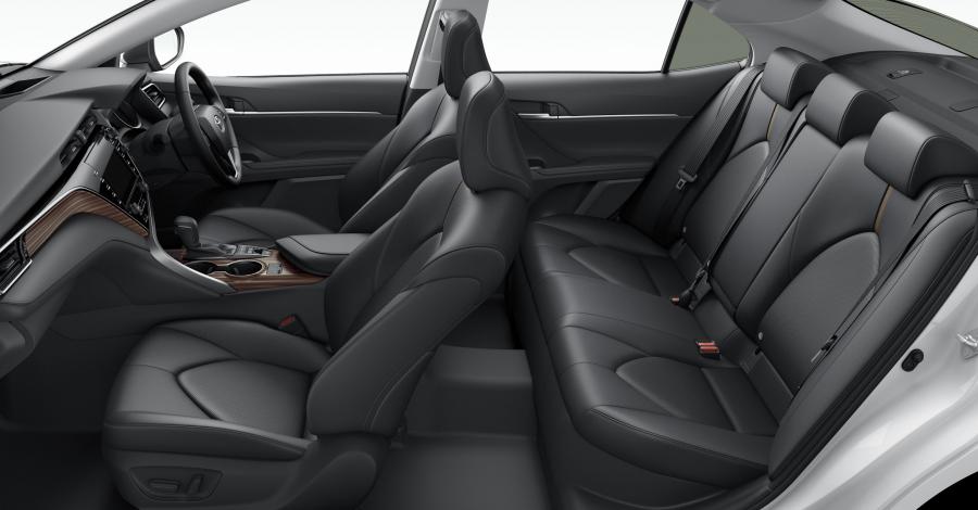 Интерьер Toyota Camry Hybrid 2017 года  (JP) (фото 5 из 13)